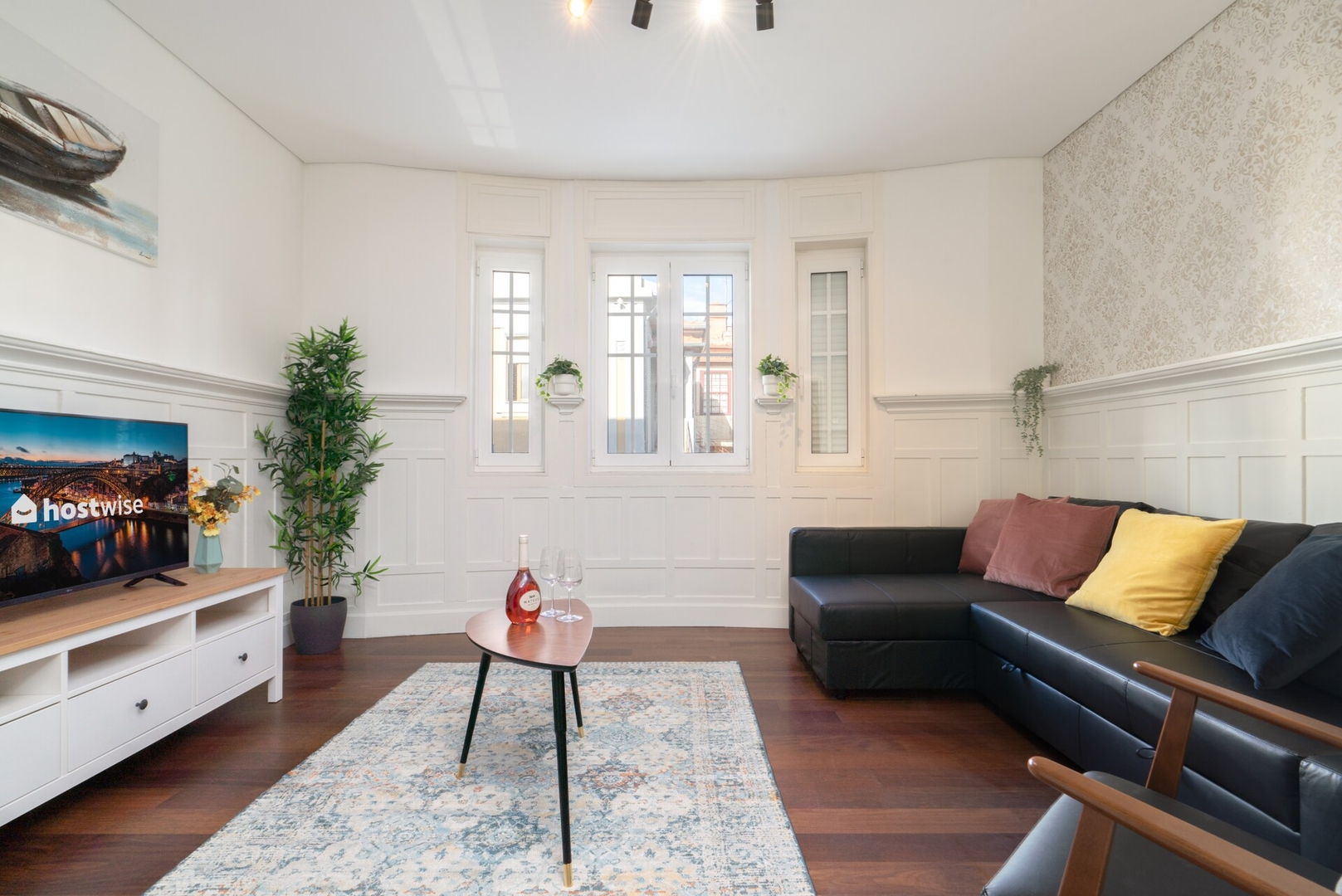 Host Wise - 2 Rustic Colorful Flats | Terrace 40 Host Wise Booking
