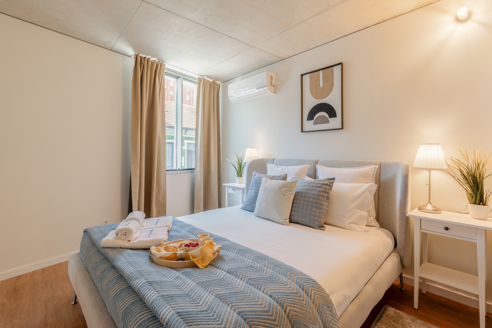 Modern 4-Apt Retreat for 14, Porto by HostWise 8 Host Wise Booking