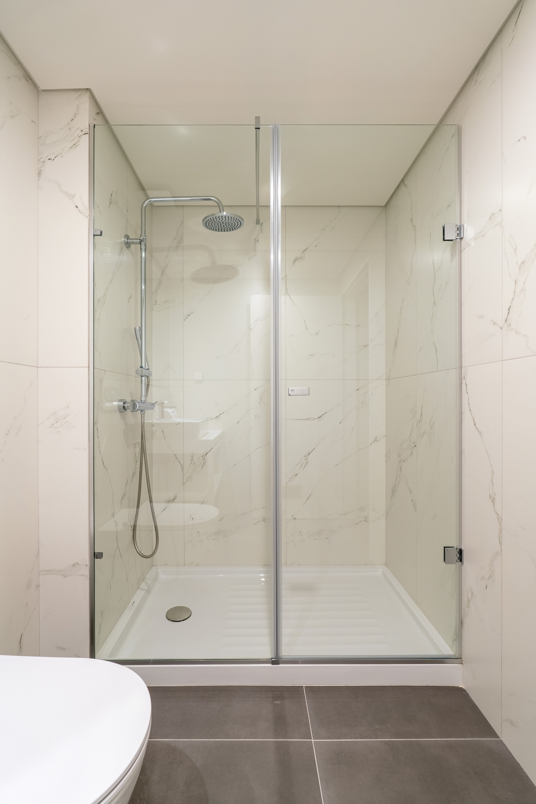 Jacuzzi Retreat in Heart of Porto by HostWise 40 Host Wise Booking