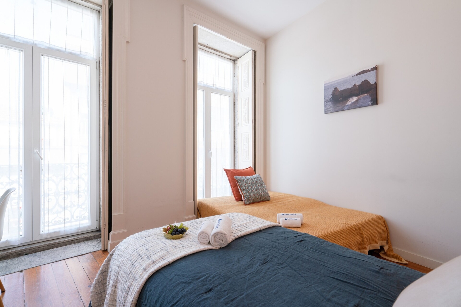 Cozy Sunny Flat | City Center by HostWise 3 Host Wise Booking