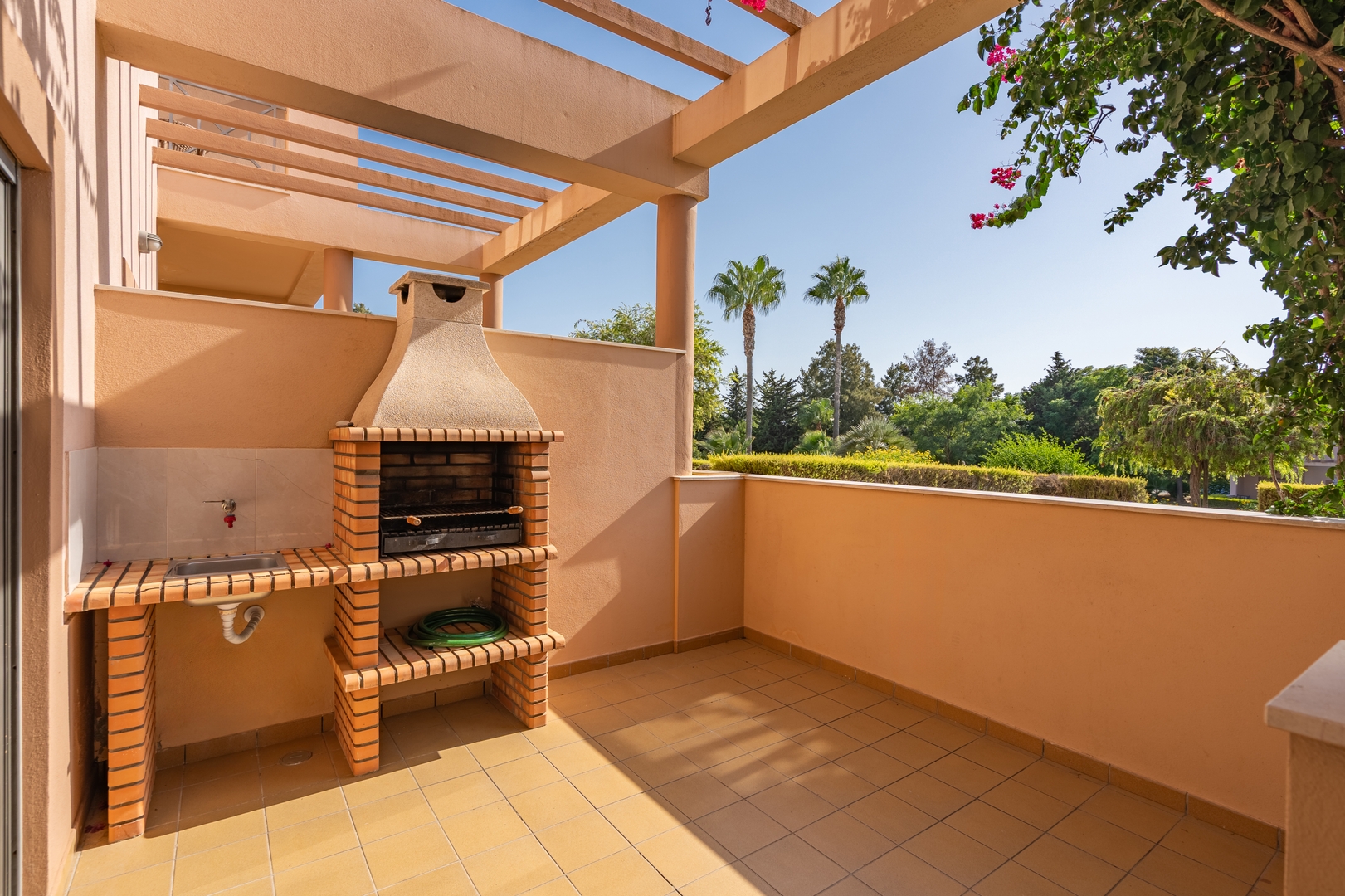 Sunny House with Jacuzzi and Pool by HostWise 19 Host Wise Booking