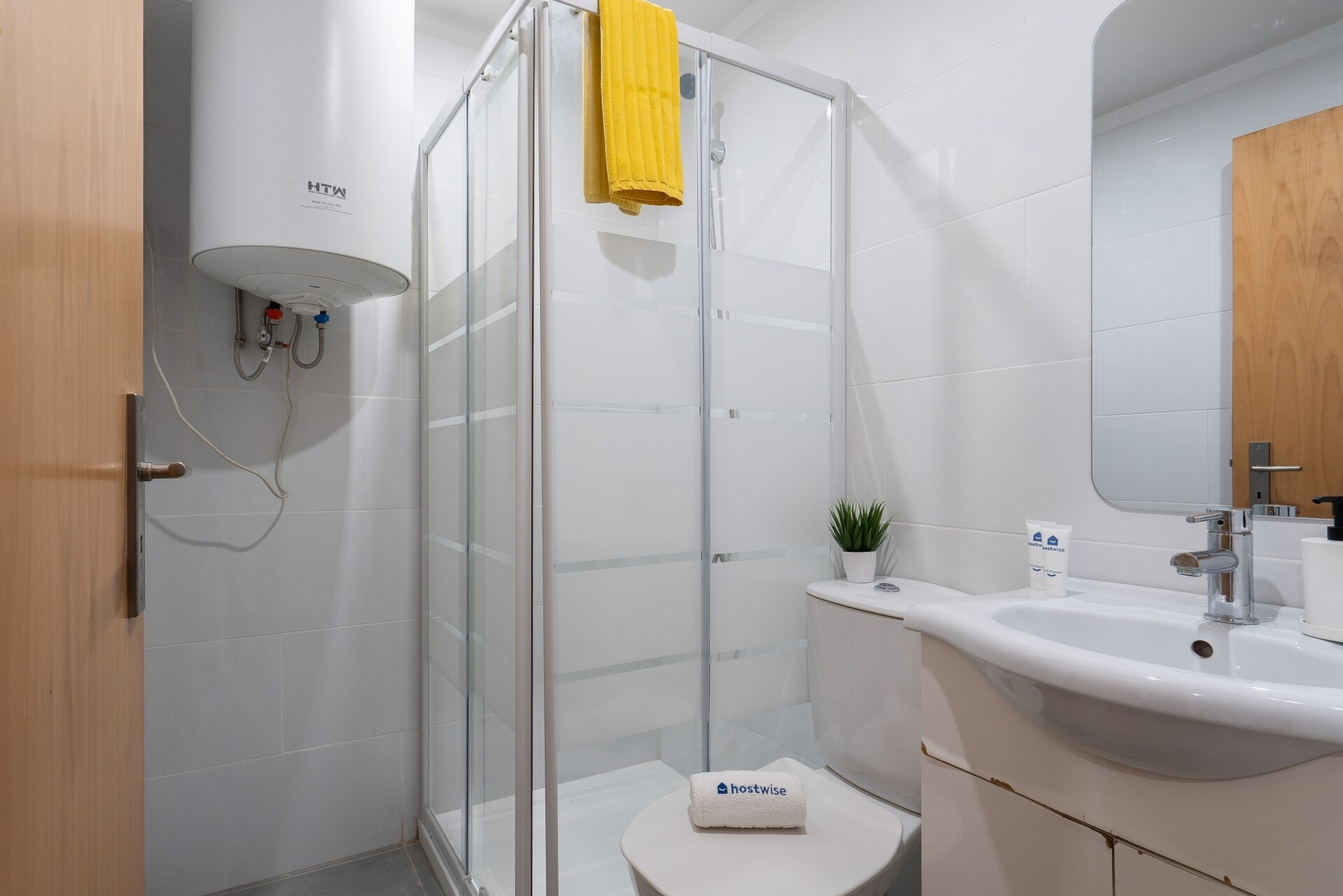 Host Wise - Peaceful & Bright Flat | Rocky Terrace 34 Host Wise Booking