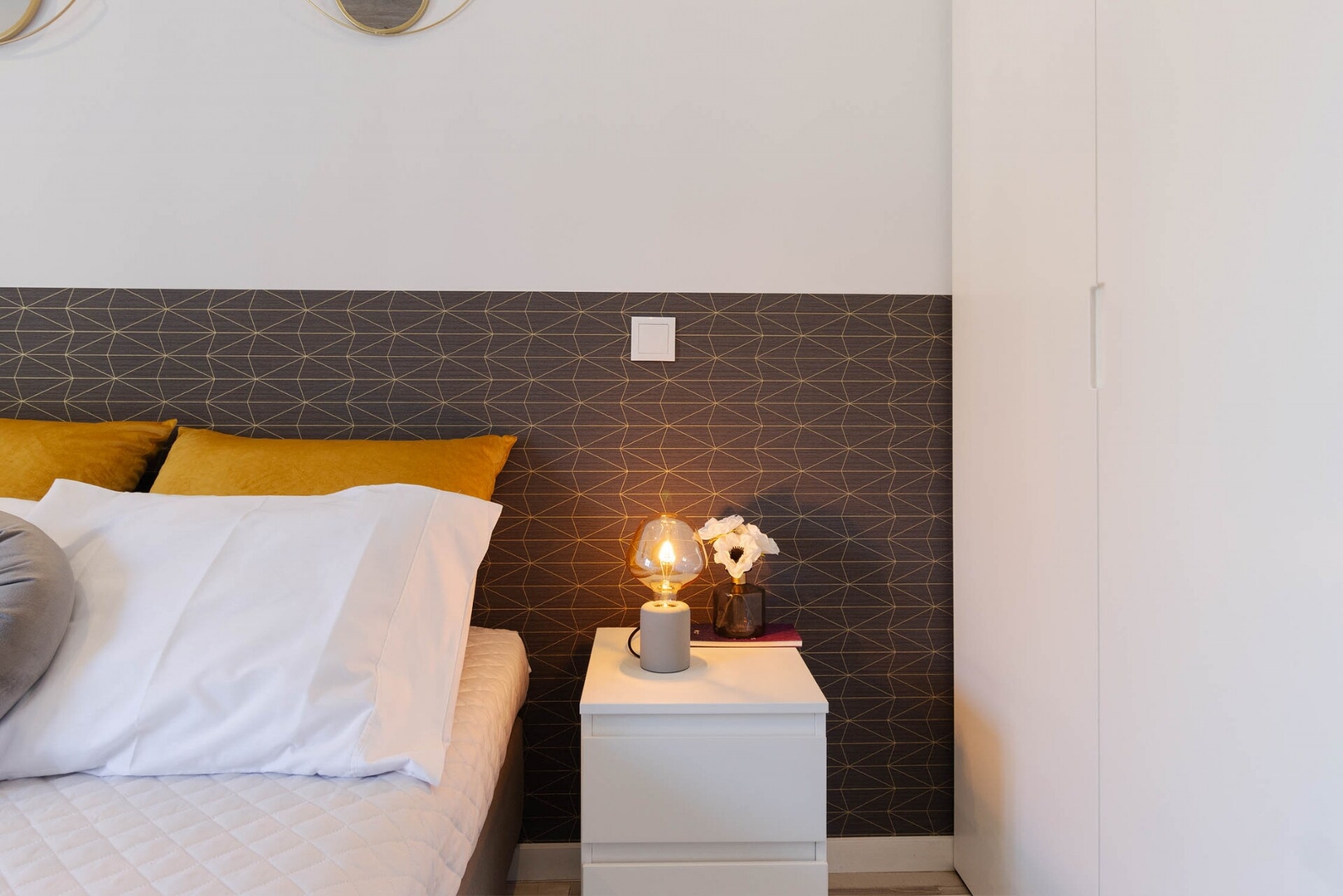Modern & Stylish Flat w/ Balcony by HostWise 6 Host Wise Booking
