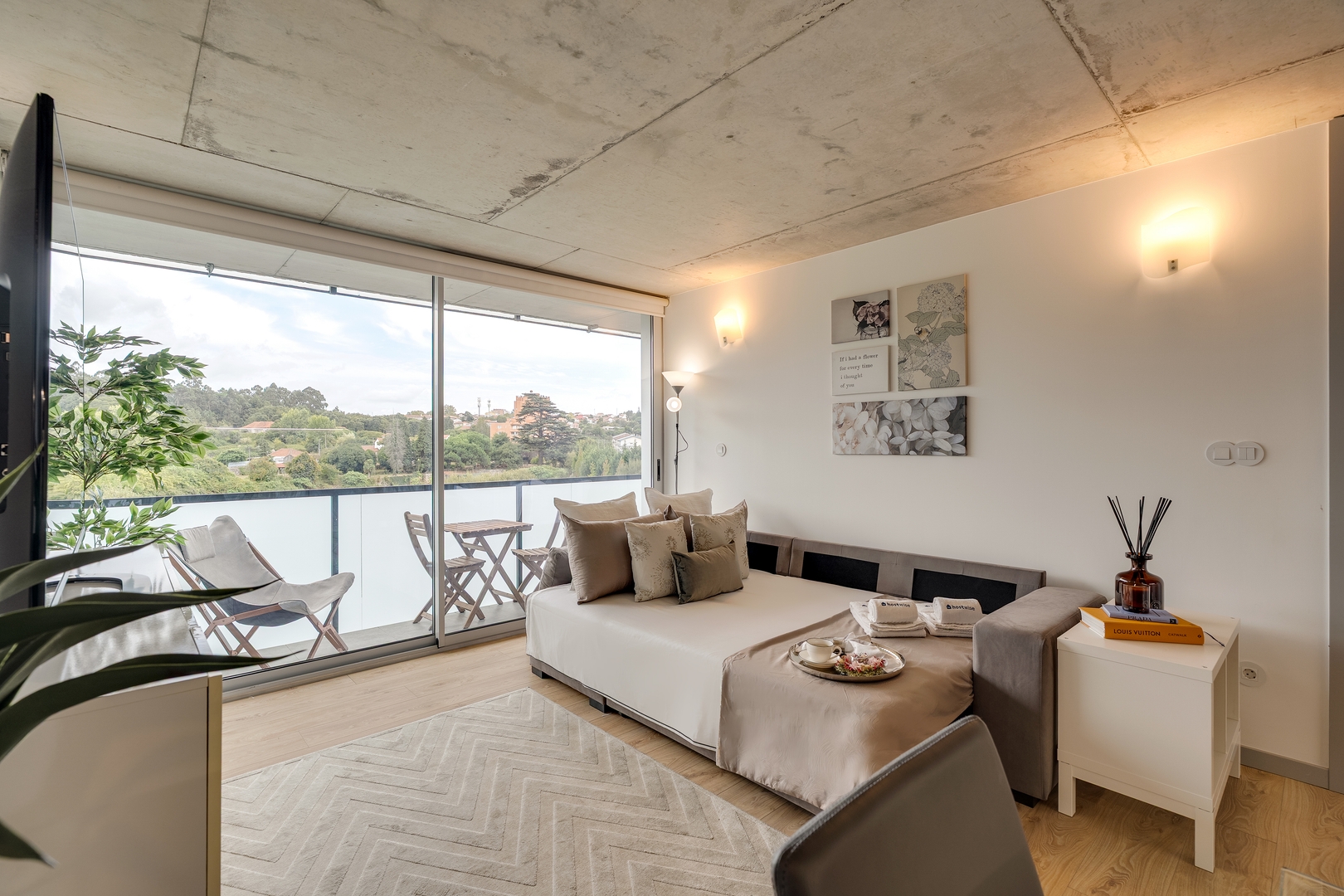 Lovely Flat w/ Balcony, Pool & Garage by HostWise 23 Host Wise Booking