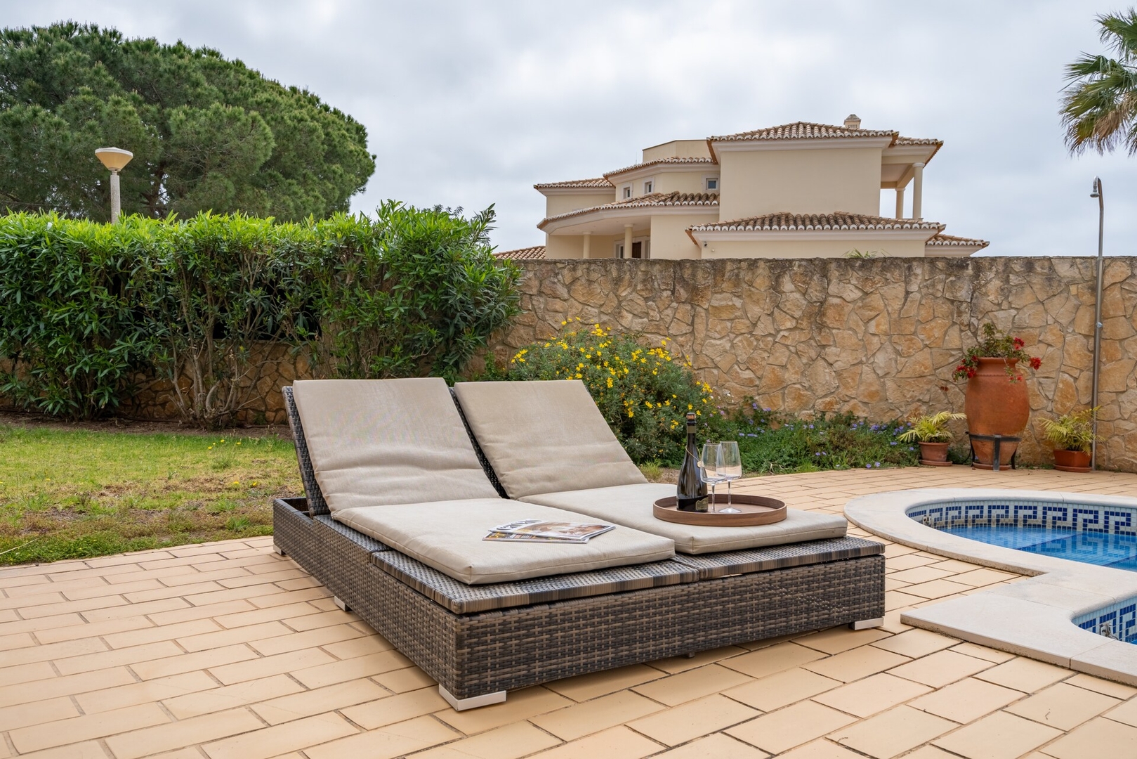 Host Wise - Luxurious Pool & Jacuzzi Hideaway 48 Host Wise Booking