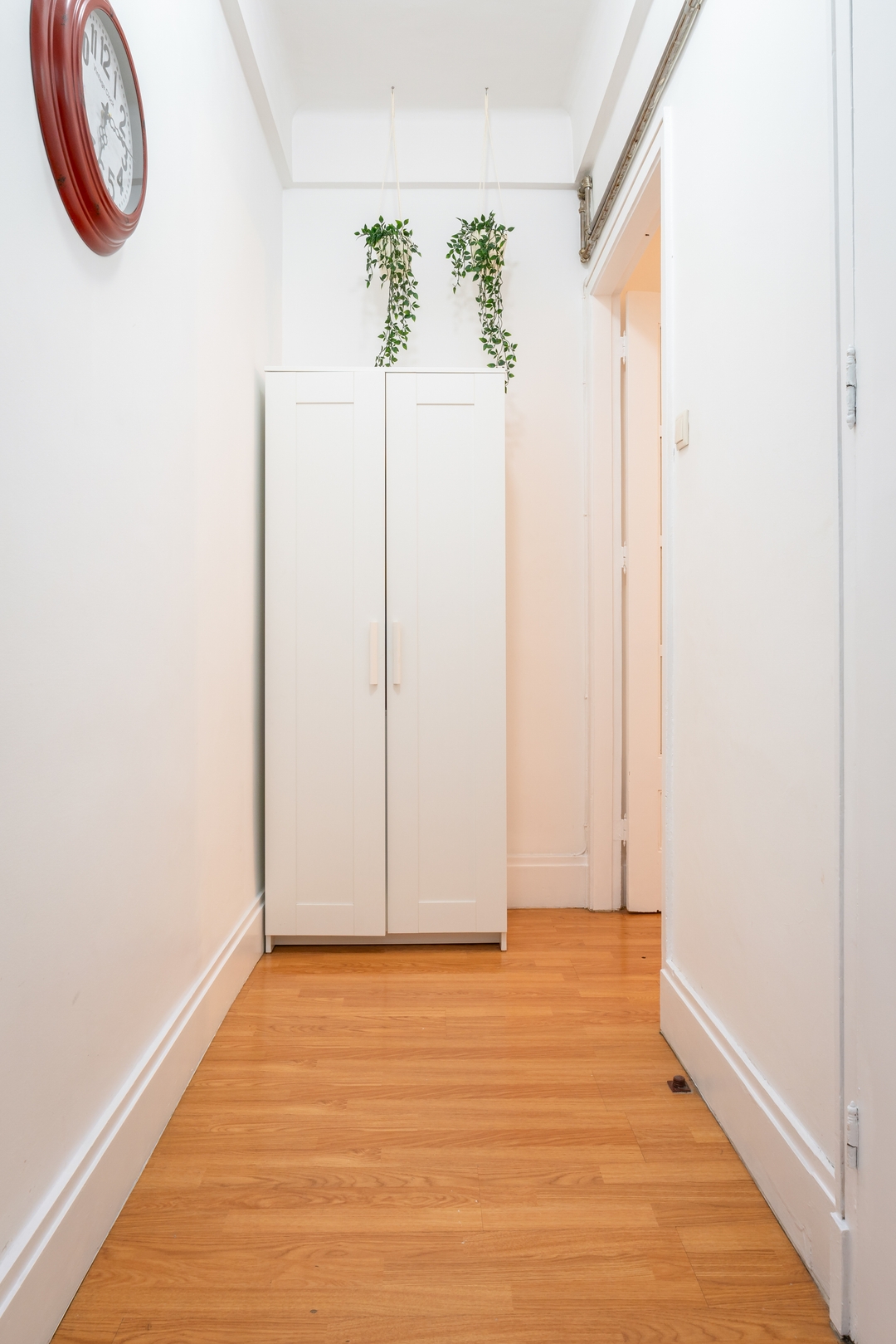 Host Wise - Roomy Restful Apartment w/ Balcony 18 Host Wise Booking