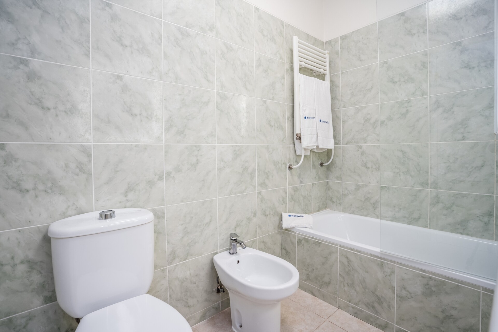 Host Wise - Luxurious Pool & Jacuzzi Hideaway 38 Host Wise Booking