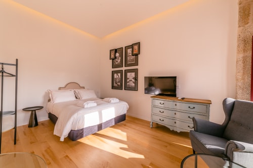 Artful Studio | Clérigos by HostWise Host Wise Booking