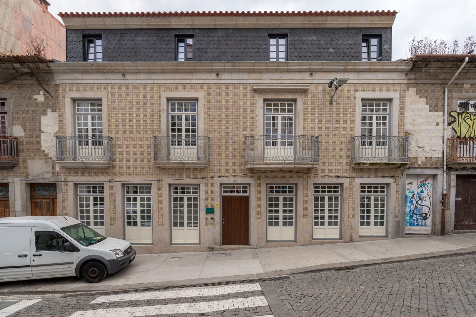 Jacuzzi Retreat in Heart of Porto by HostWise 47 Host Wise Booking