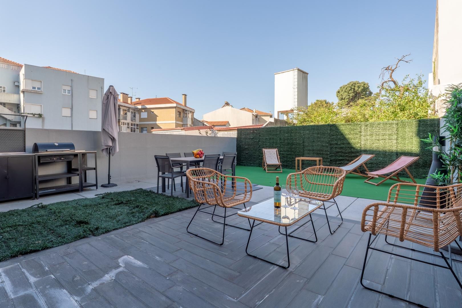 Urban Terrace & Stylish Living Spaces by HostWise 1 Host Wise Booking