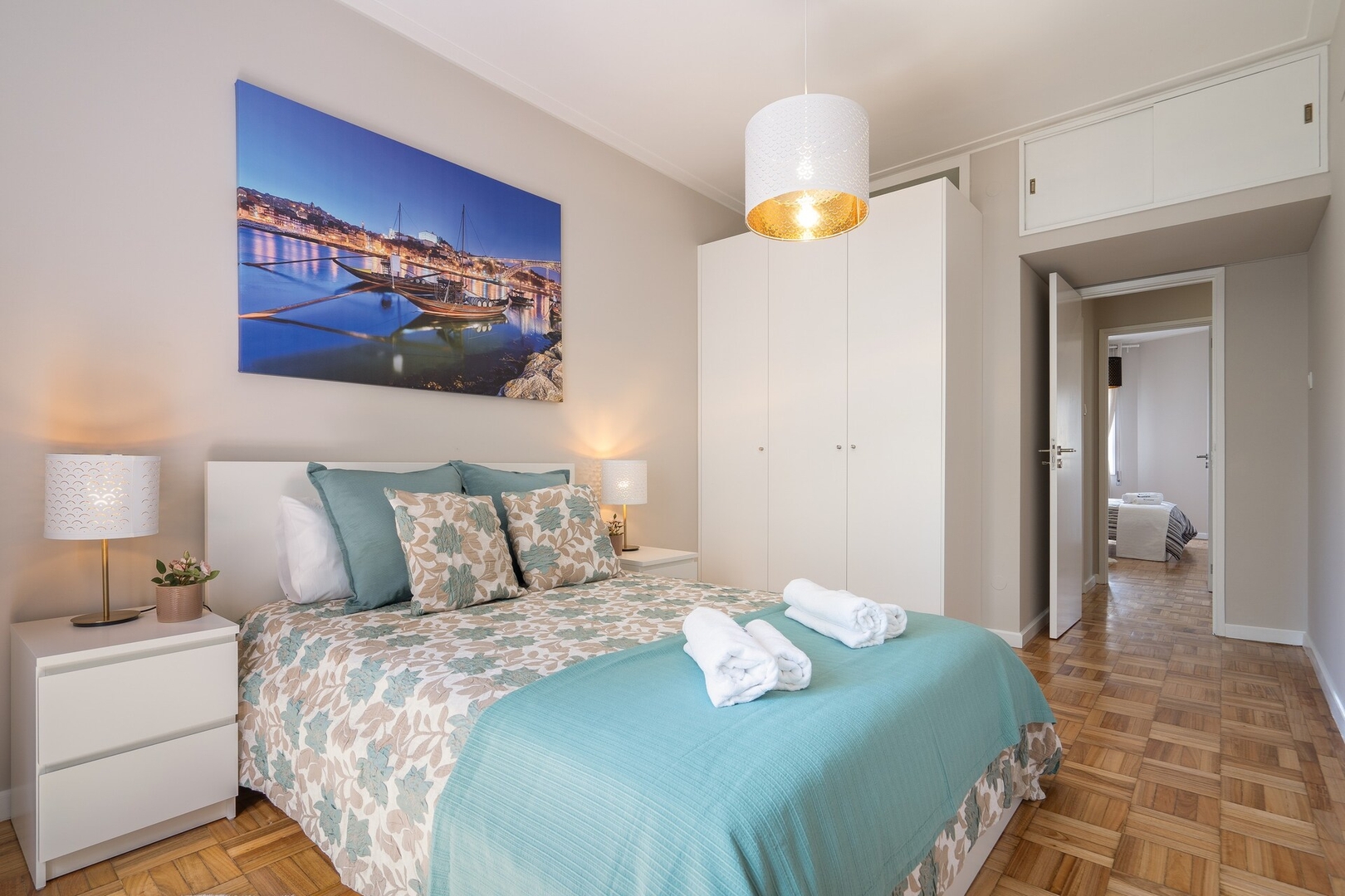 HostWise - Deluxe Bright Flat w/ Netflix 1 Host Wise Booking