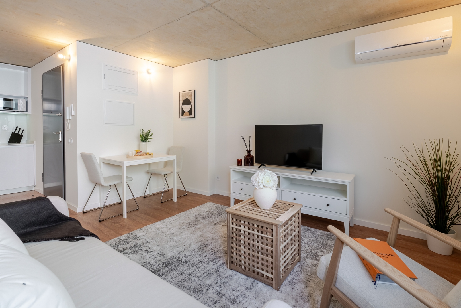 Modern 1BR Trio, Central Porto by HostWise 36 Host Wise Booking