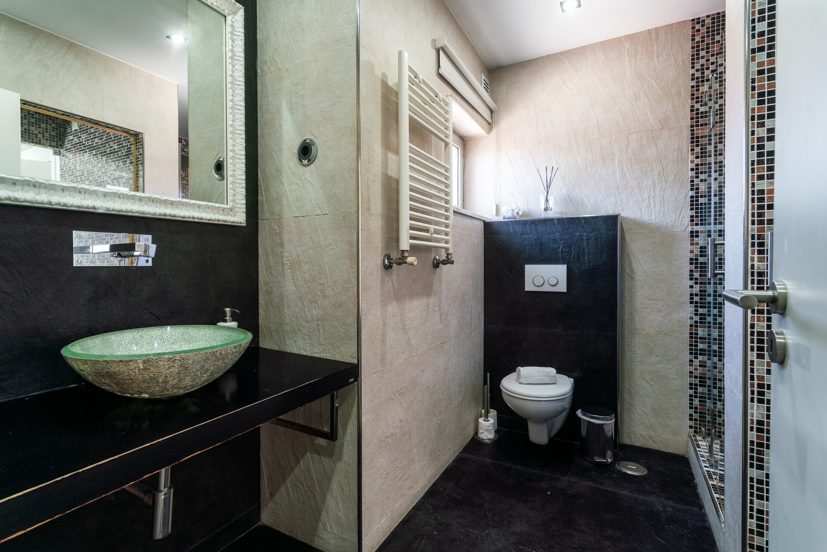 Host Wise - Luxurious House with Private Salt Pool 32 Host Wise Booking