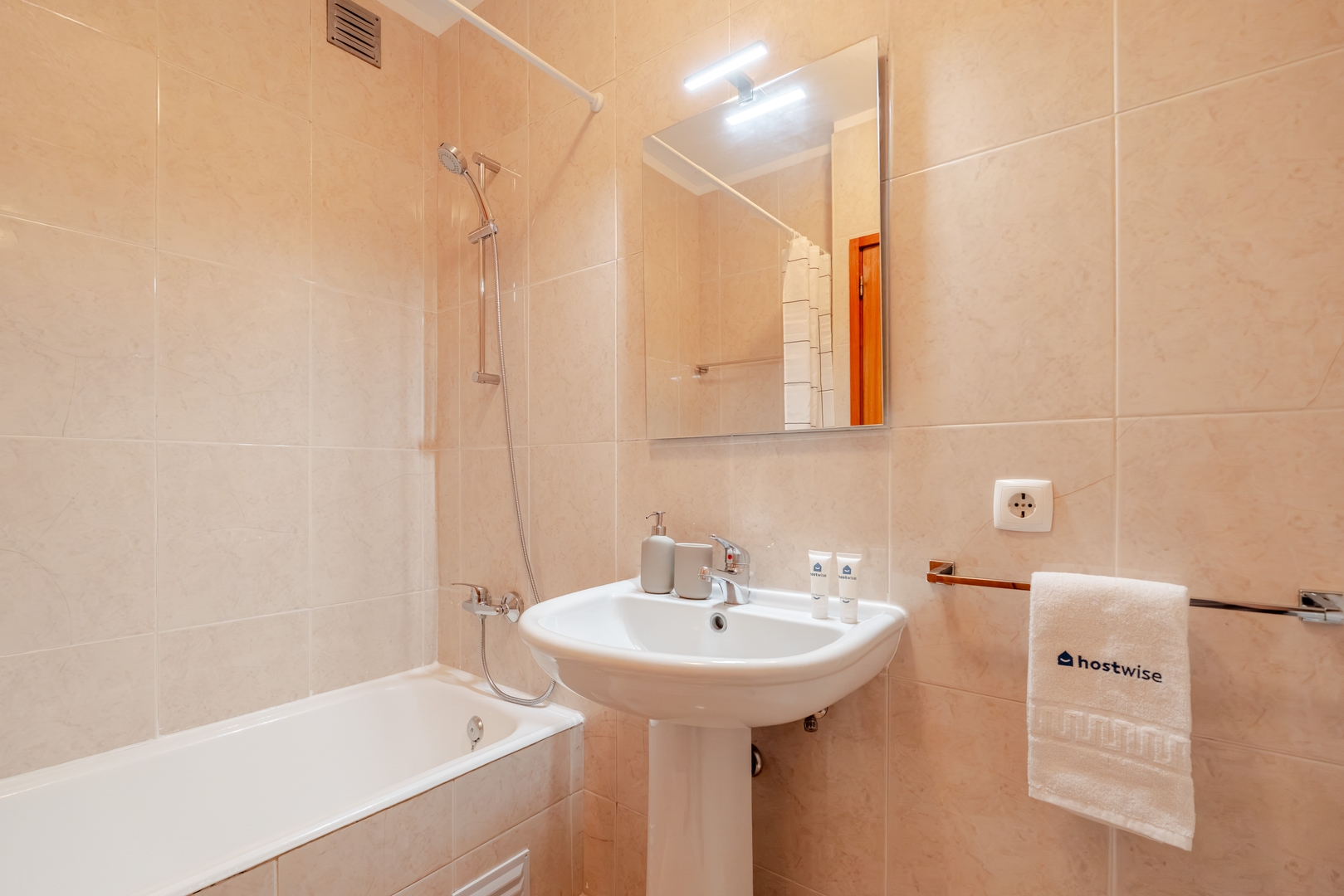 Bright Flat with Balcony & Garage by HostWise 33 Host Wise Booking