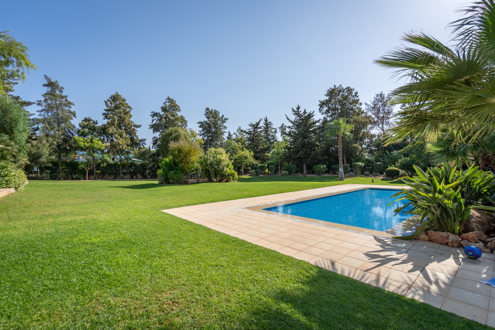 Sunny House with Jacuzzi and Pool by HostWise 13 Host Wise Booking