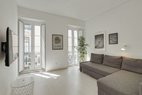HostWise - Stylish Flat | Bica Elevator Host Wise Booking