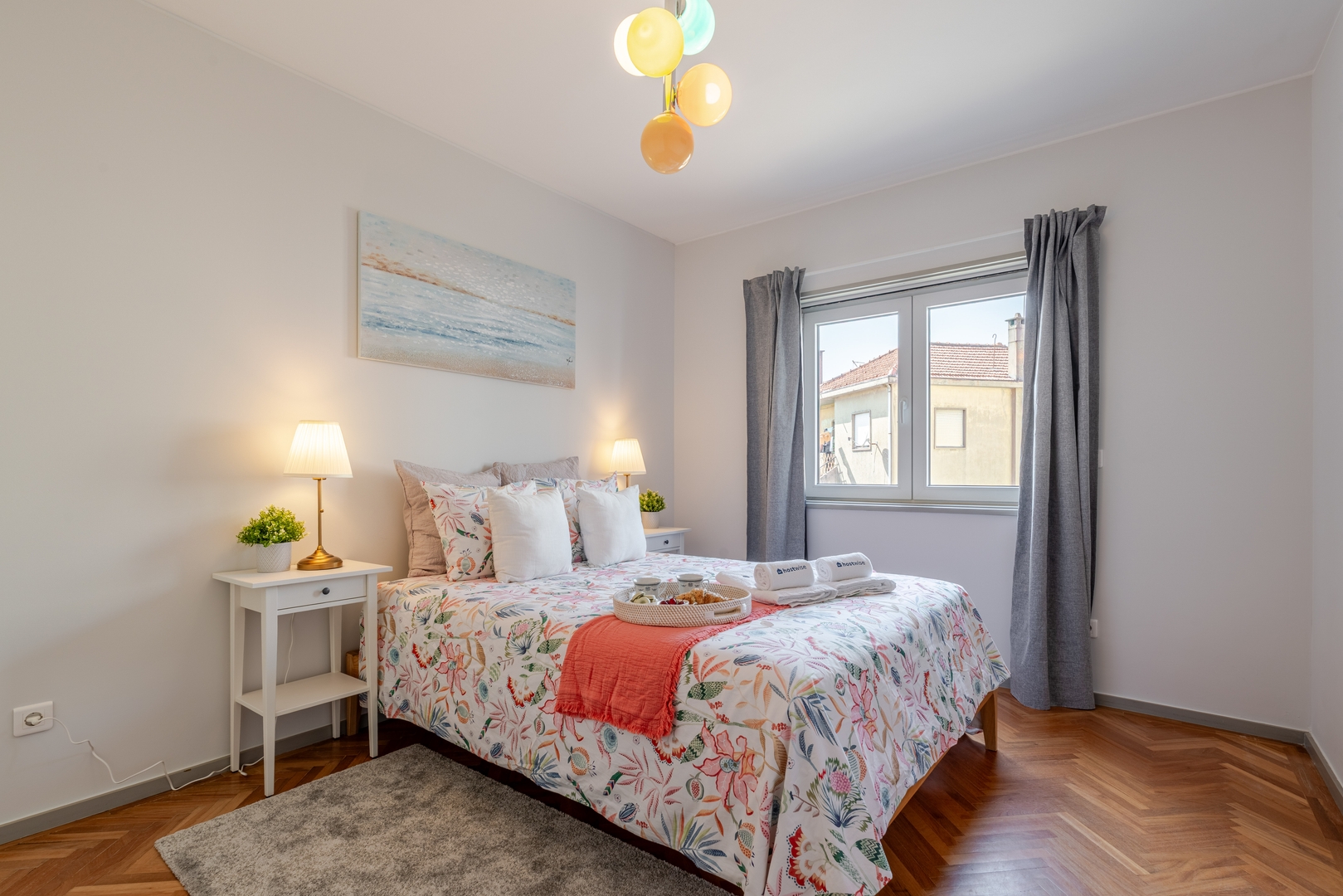 HostWise - Bright & Spacious Flat w/ Garage 1 Host Wise Booking