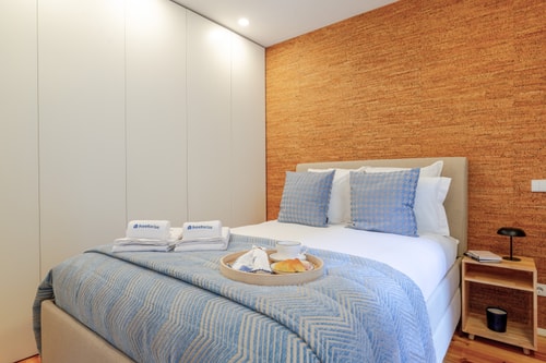 Lovely & Centre Flat with Terrace by HostWise Host Wise Booking