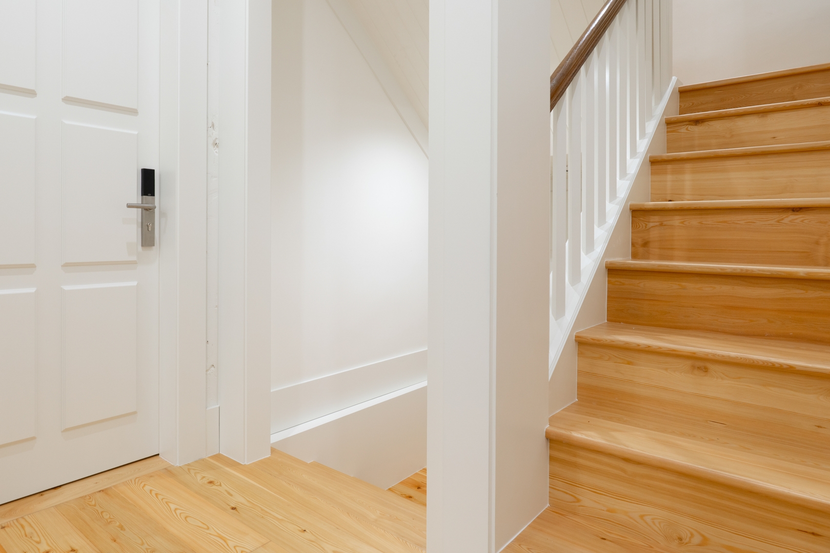 HostWise - Cozy & Bright Flat 23 Host Wise Booking