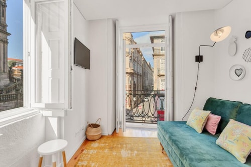 HostWise - Splendid Flat w/ Balcony | Clérigos Host Wise Booking