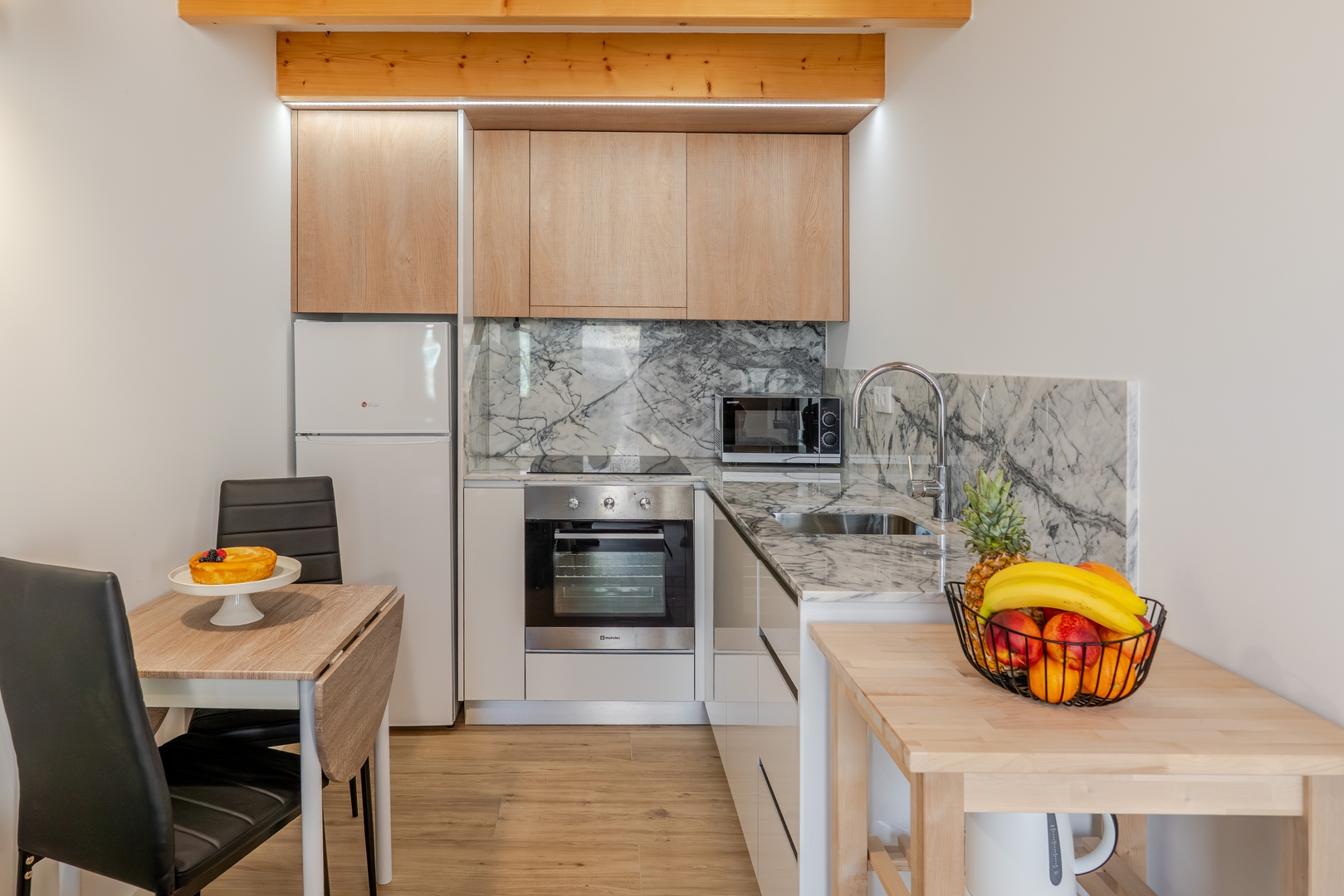 Cozy T1 Flats with Courtyard BBQ by HostWise 121 Host Wise Booking