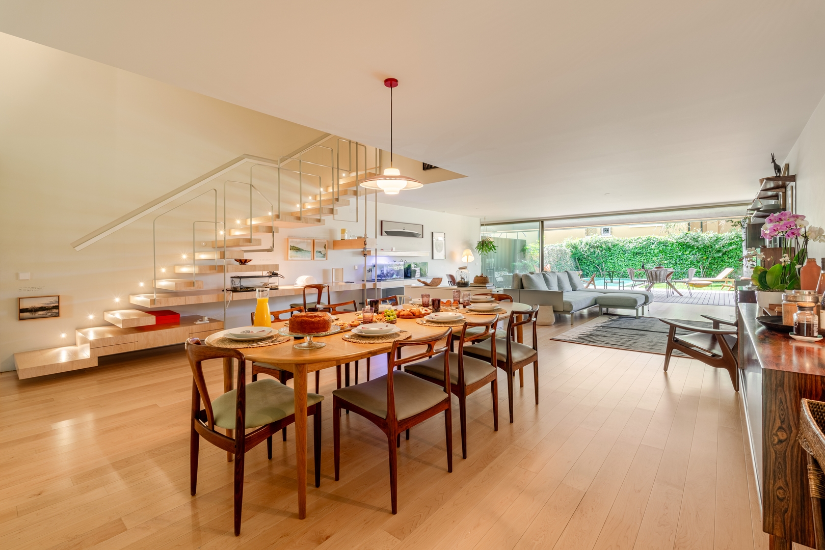 Grand Villa w/ Pool, Garden & Garage by HostWise 39 Host Wise Booking