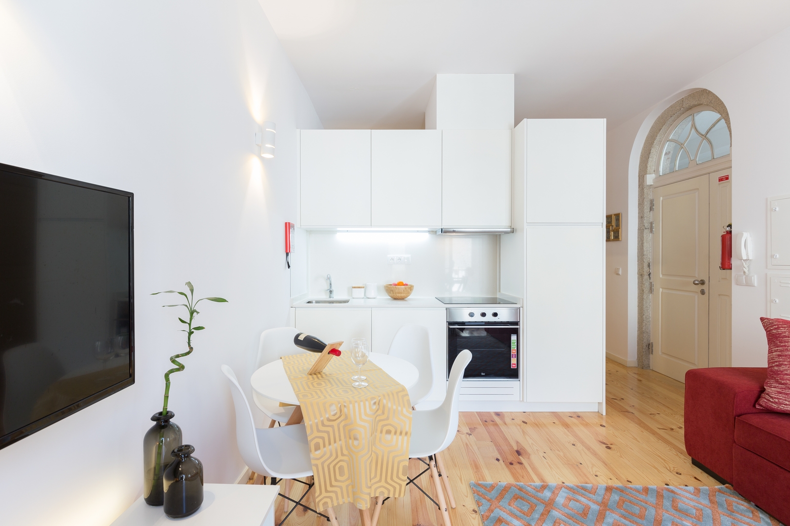 Lovely Flat w/ Jacuzzi & Terrace by HostWise 17 Host Wise Booking