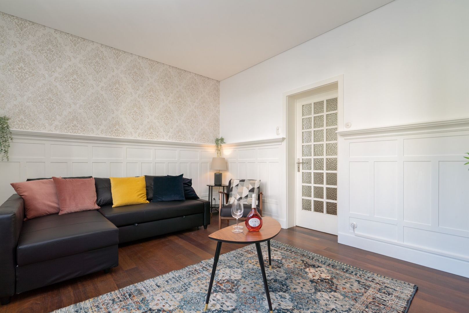 Host Wise - 2 Rustic Colorful Flats | Terrace 42 Host Wise Booking