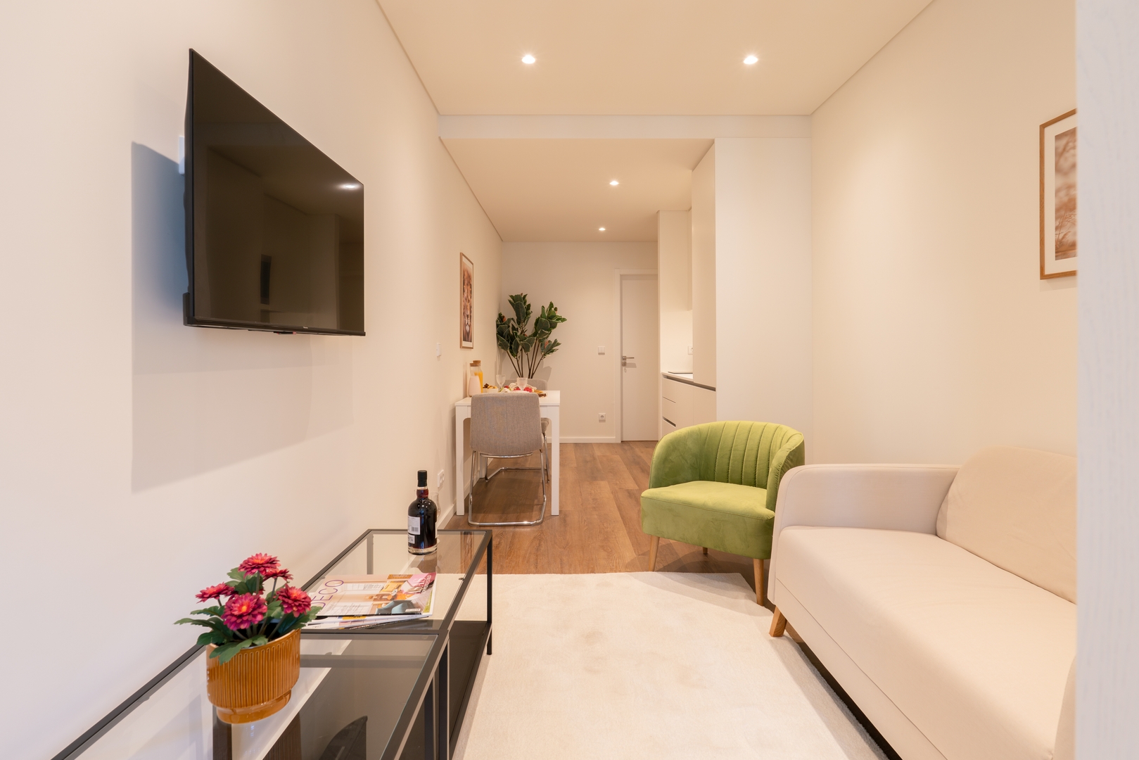 Jacuzzi Retreat in Heart of Porto by HostWise 24 Host Wise Booking