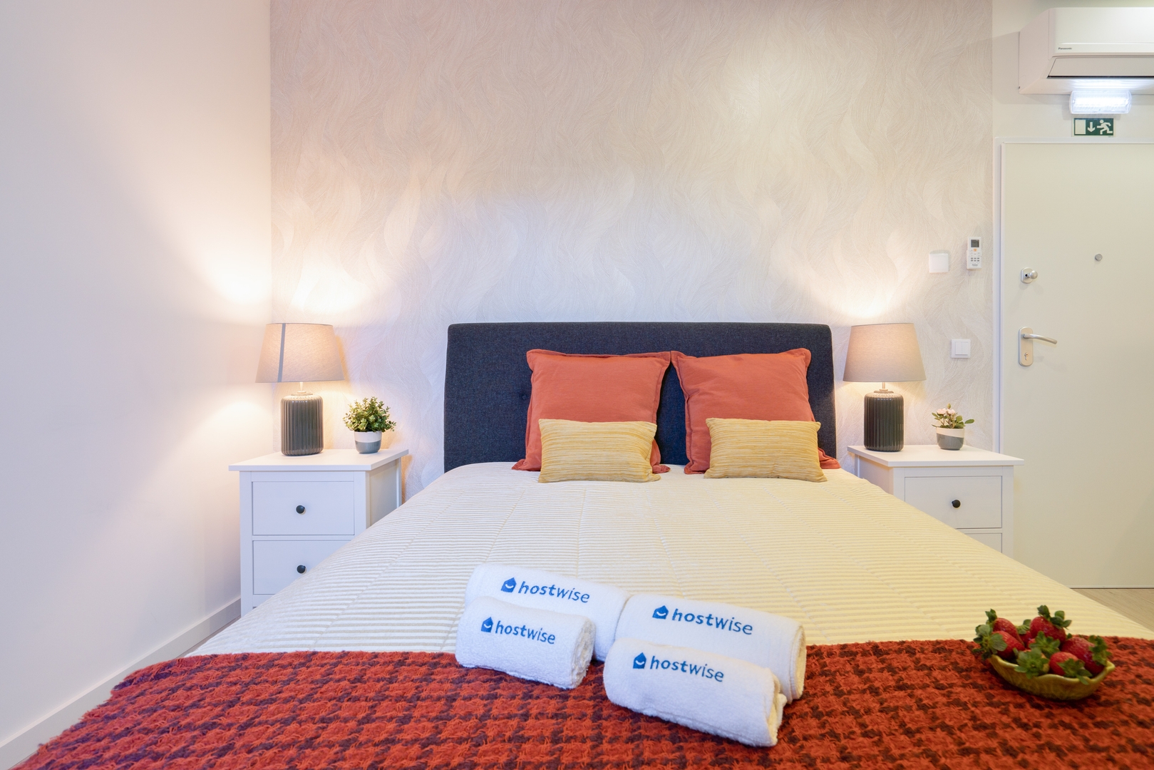 Bright Studios with Patios in Porto by HostWise 43 Host Wise Booking