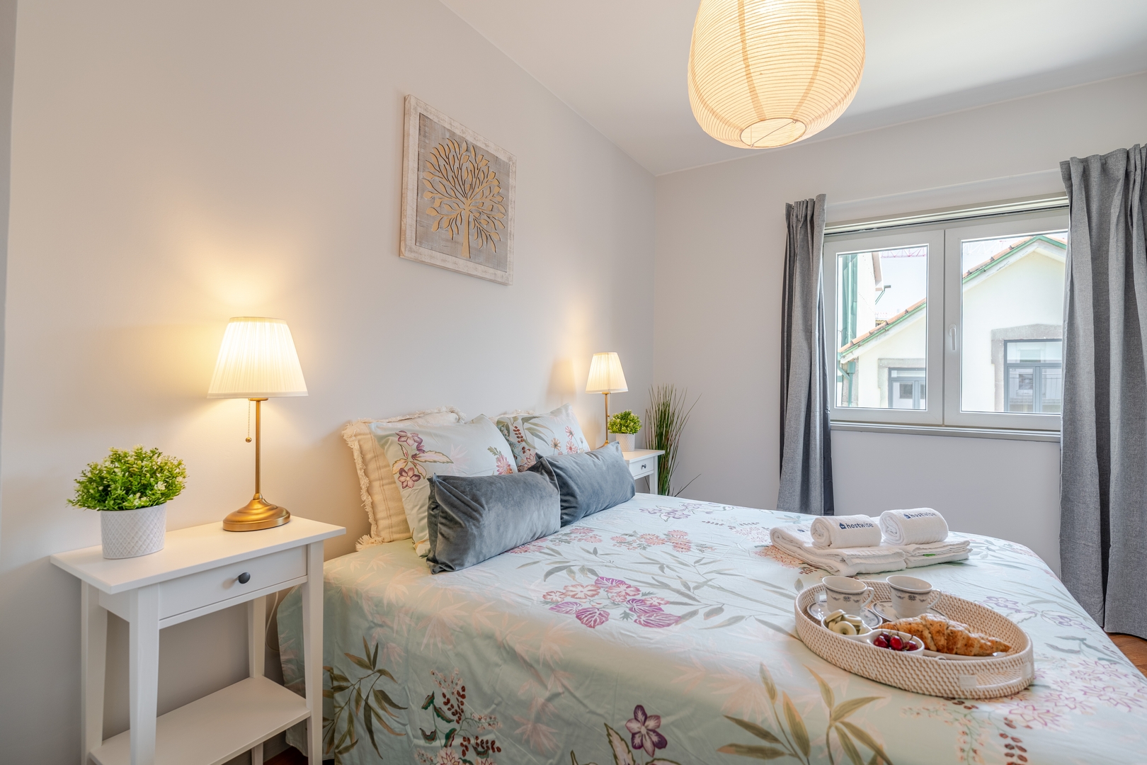 HostWise - Bright & Spacious Flat w/ Garage 6 Host Wise Booking