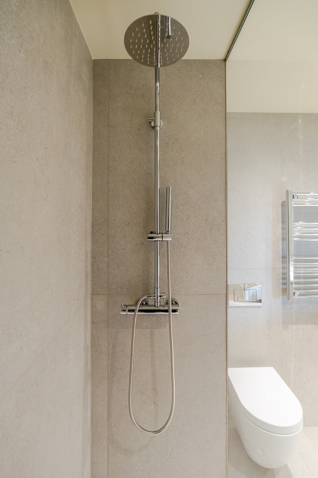 HostWise - Stylish Flat with Terrace & Garage 26 Host Wise Booking