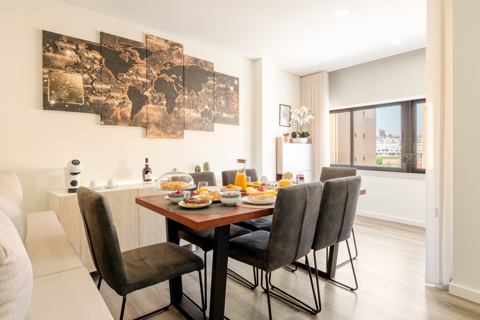 Spacious & Stylish Flat with Garage by HostWise 12 Host Wise Booking
