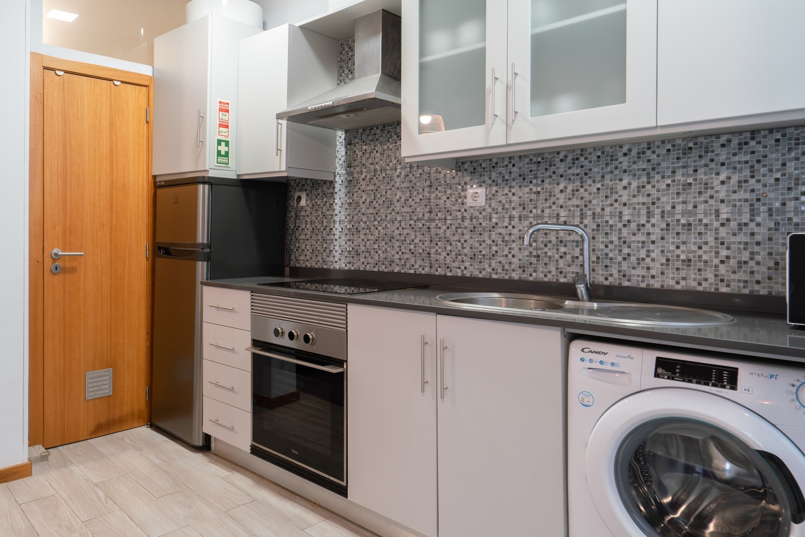 HostWise - Welcoming Flats w/ Jacuzzi & Terrace 9 Host Wise Booking