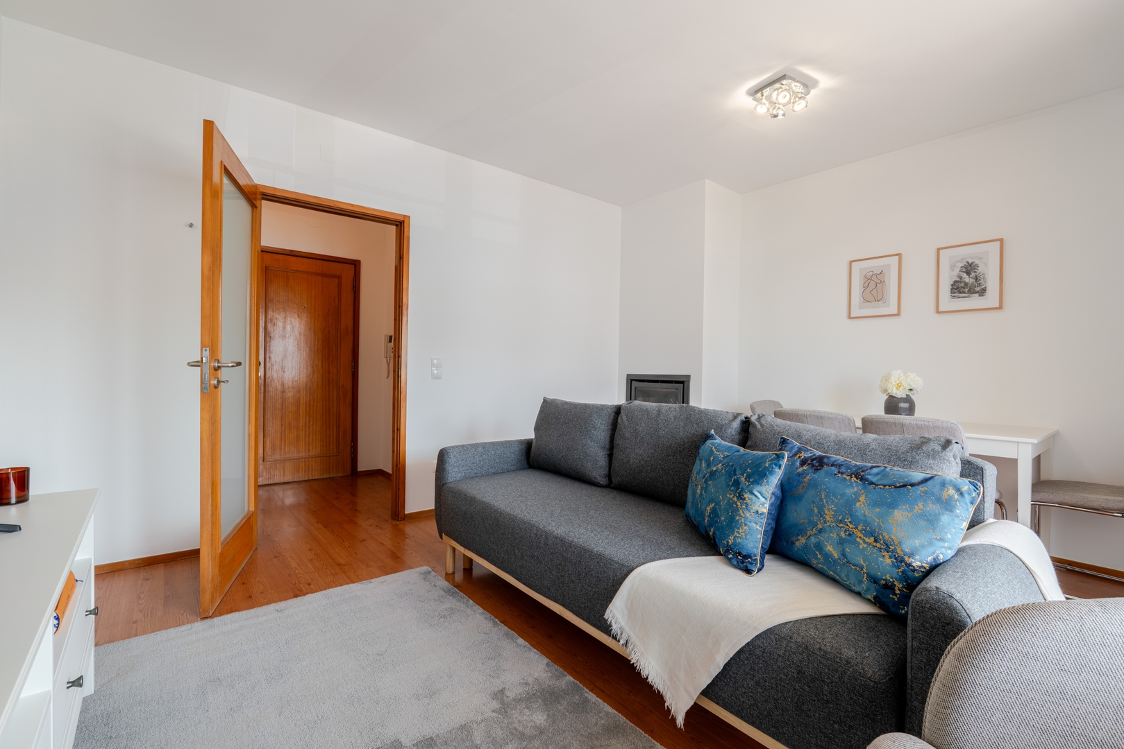 Bright Flat with Balcony & Garage by HostWise 20 Host Wise Booking