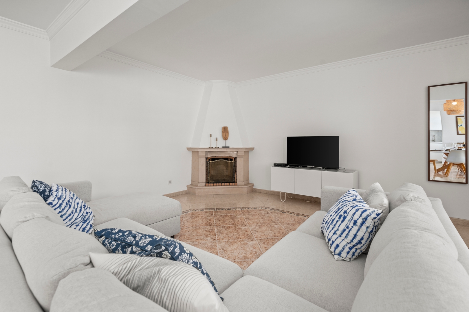 Elegant Flat with Pool & Balcony by HostWise 14 Host Wise Booking