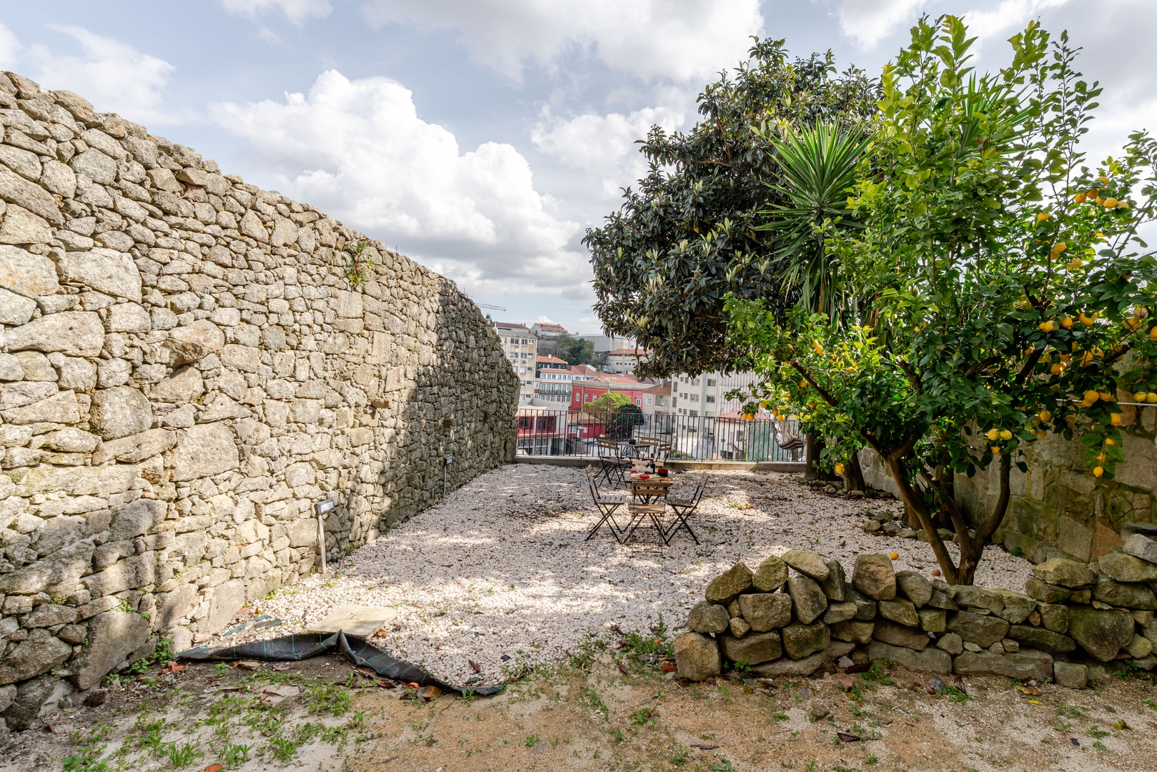 HostWise - Stylish Stone-Walled Flat 3 Host Wise Booking