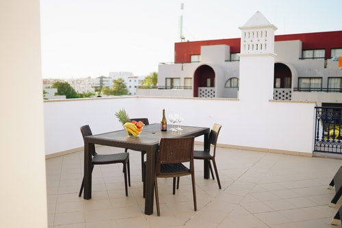 HostWise - Bright Lovely Flat w/ Pool & Balcony Host Wise Booking