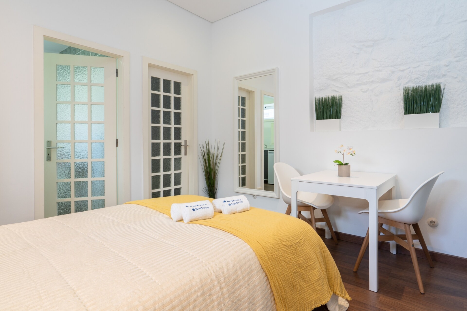 Host Wise - 2 Rustic Colorful Flats | Terrace 9 Host Wise Booking
