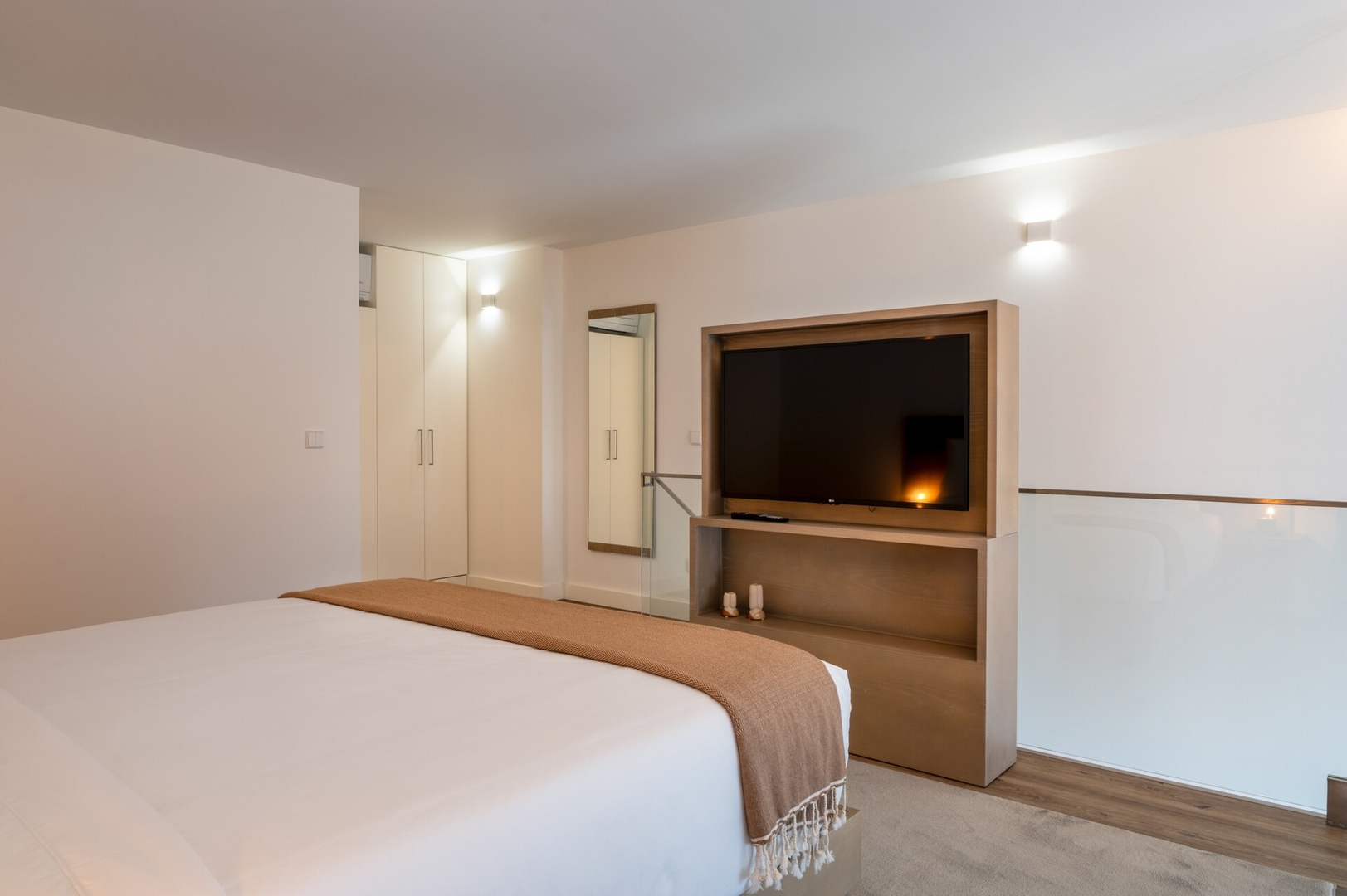 Host Wise - Fervença Boutique Palace 12 23 Host Wise Booking