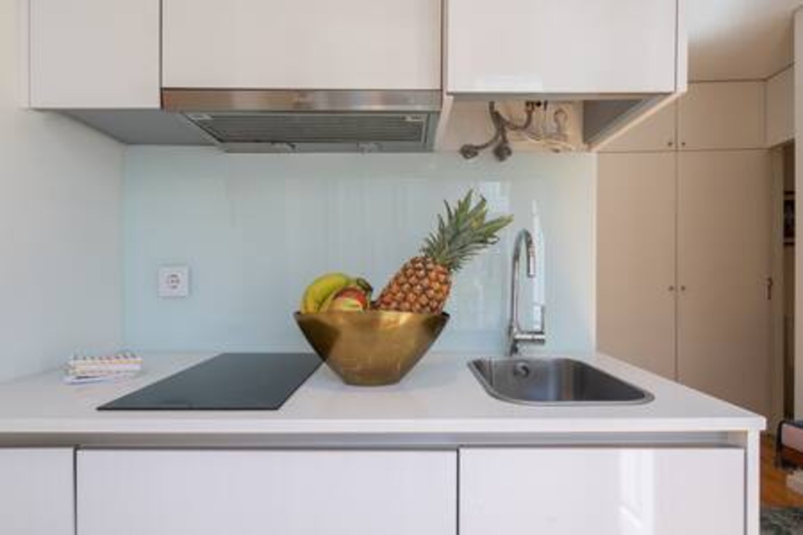 4 Trendy Studios w/ Balcony | Clérigos by HostWise 26 Host Wise Booking