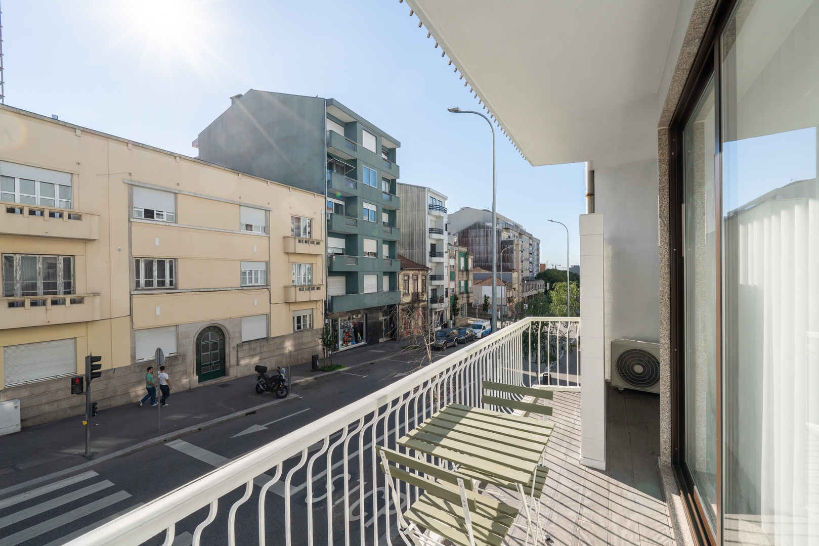 Urban Terrace & Stylish Living Spaces by HostWise 33 Host Wise Booking