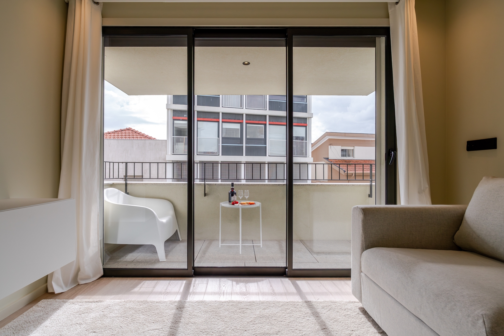 HostWise - Stylish Flat with Terrace & Garage 38 Host Wise Booking