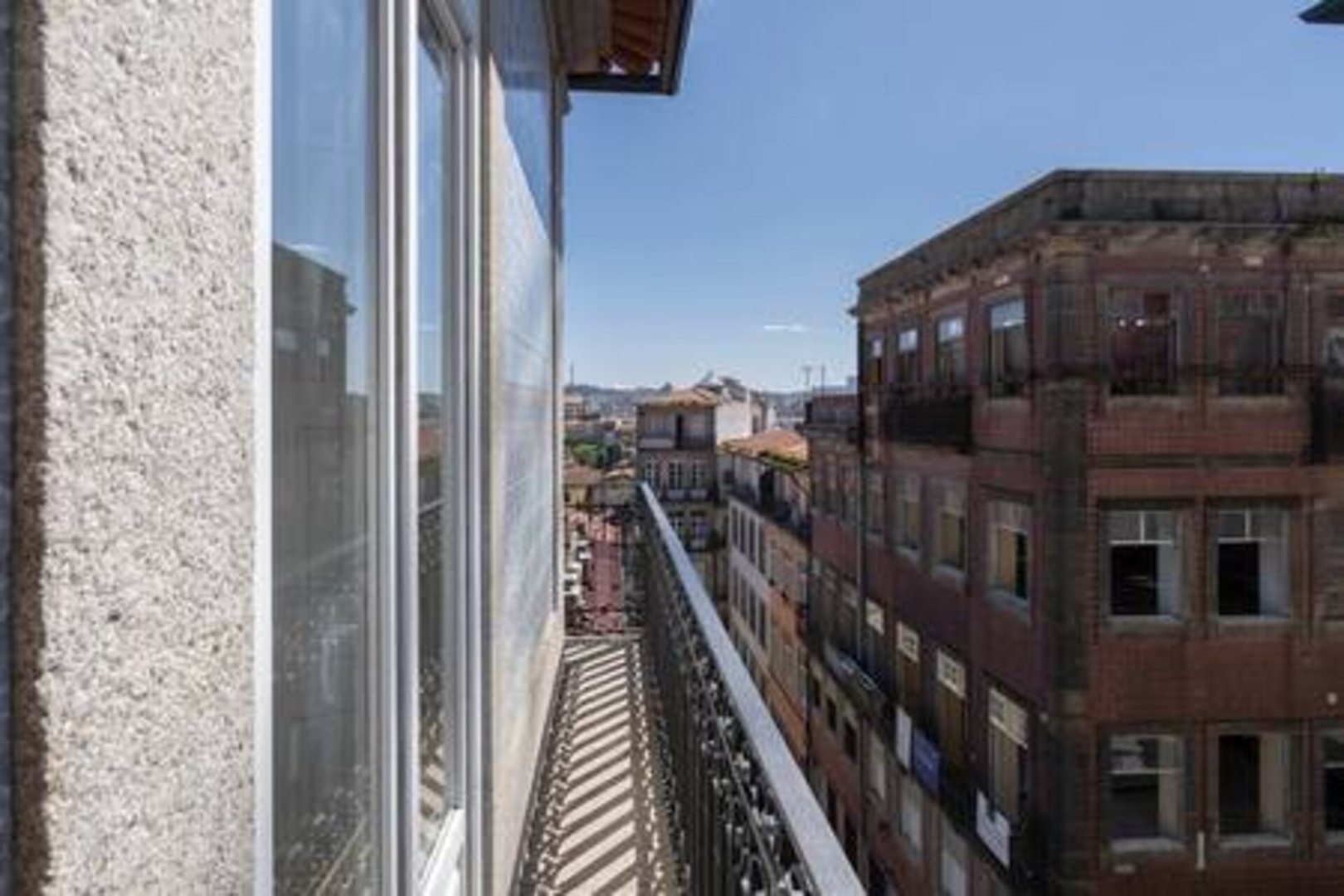 4 Trendy Studios w/ Balcony | Clérigos by HostWise 59 Host Wise Booking