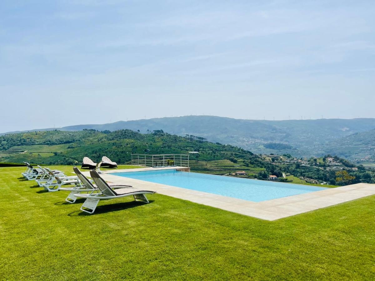 HostWise – Douro View Villa w/ 10 Suites & Pool 8 Host Wise Booking