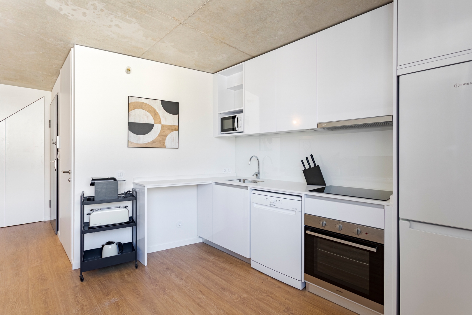 Modern Family Flats w/ Terrace by HostWise 28 Host Wise Booking