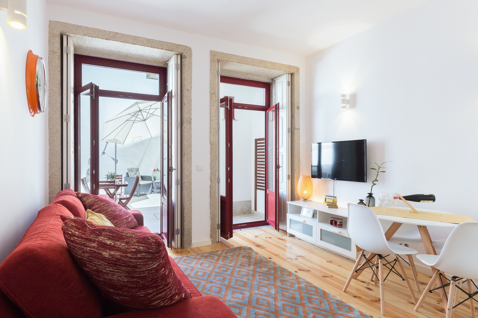 Lovely Flat w/ Jacuzzi & Terrace by HostWise 14 Host Wise Booking