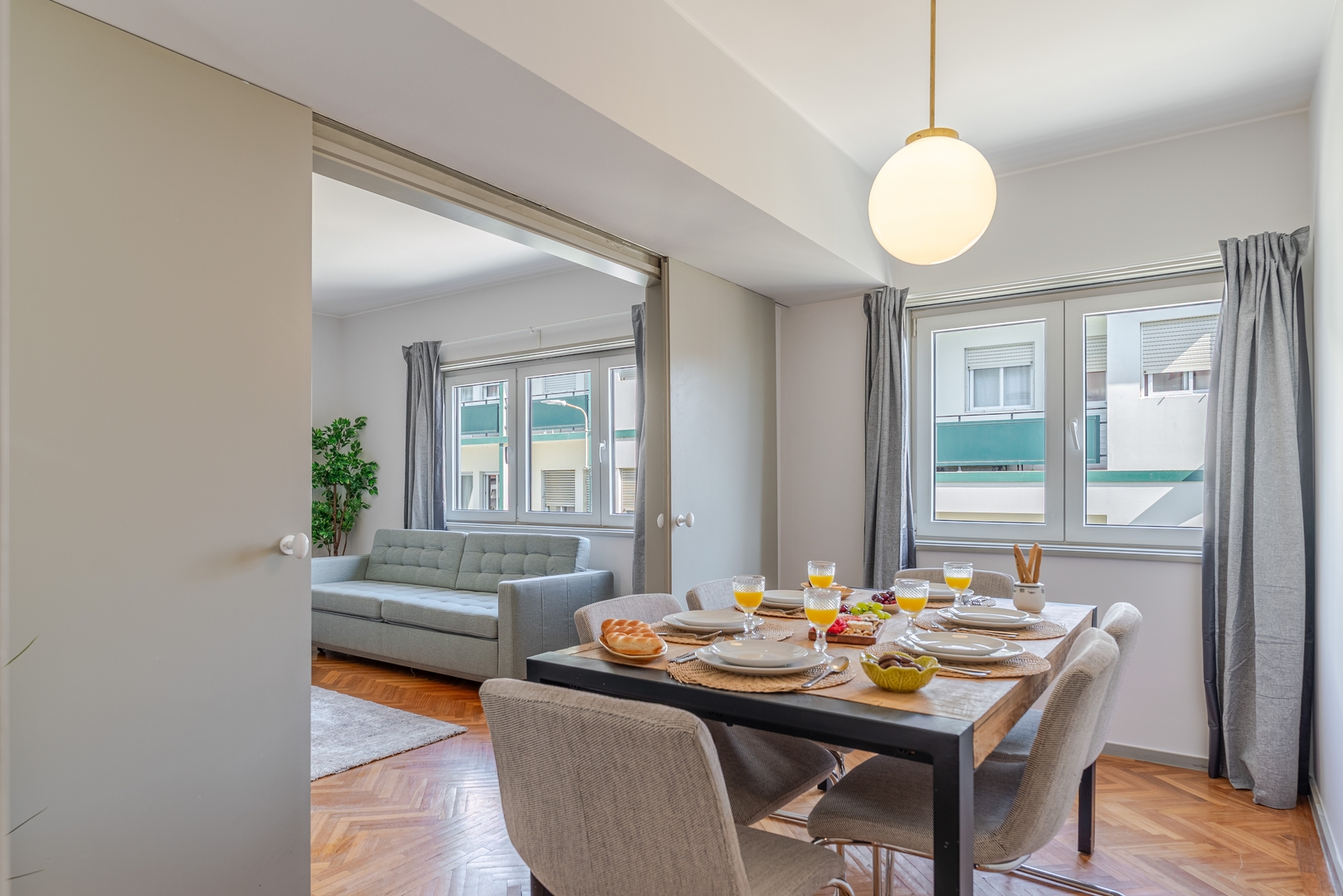 HostWise - Bright & Spacious Flat w/ Garage 19 Host Wise Booking