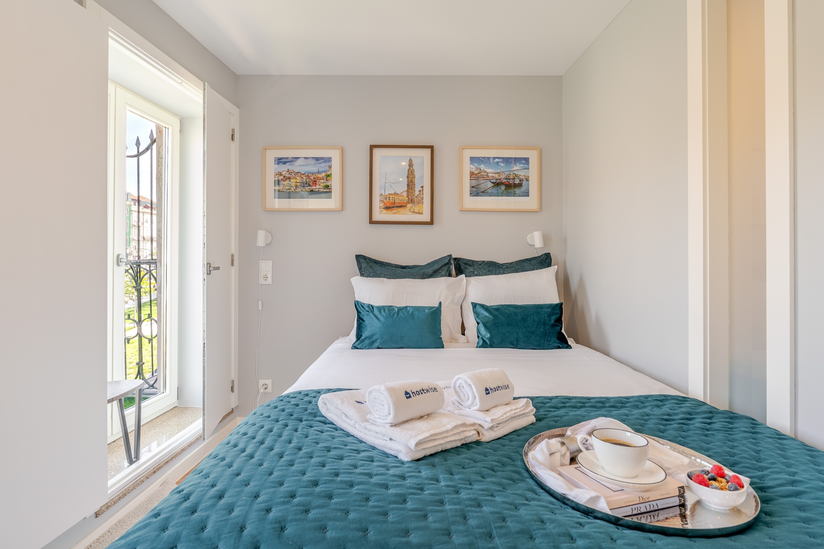 City Views & Balcony in Historic Porto by HostWise 5 Host Wise Booking