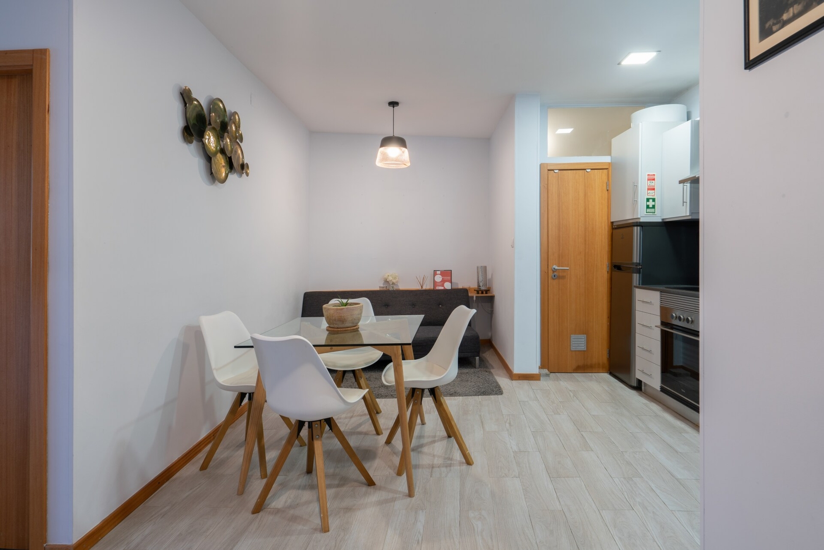 HostWise - Welcoming Flats w/ Jacuzzi & Terrace 1 Host Wise Booking